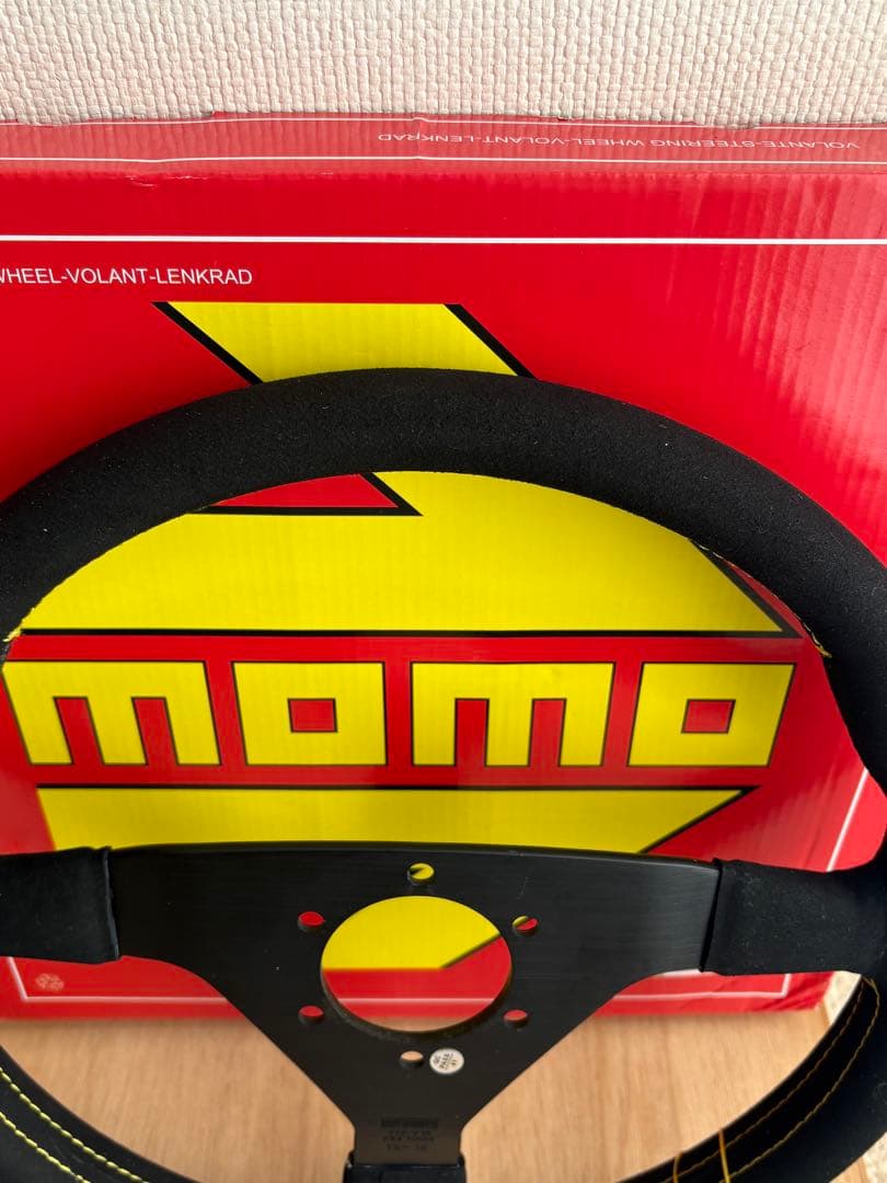 MOMO ステアリング 350mm スエード