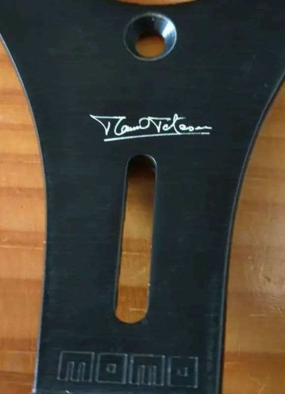 MOMO ステアリング35Φ　　　【ロニー・ピーターソン】