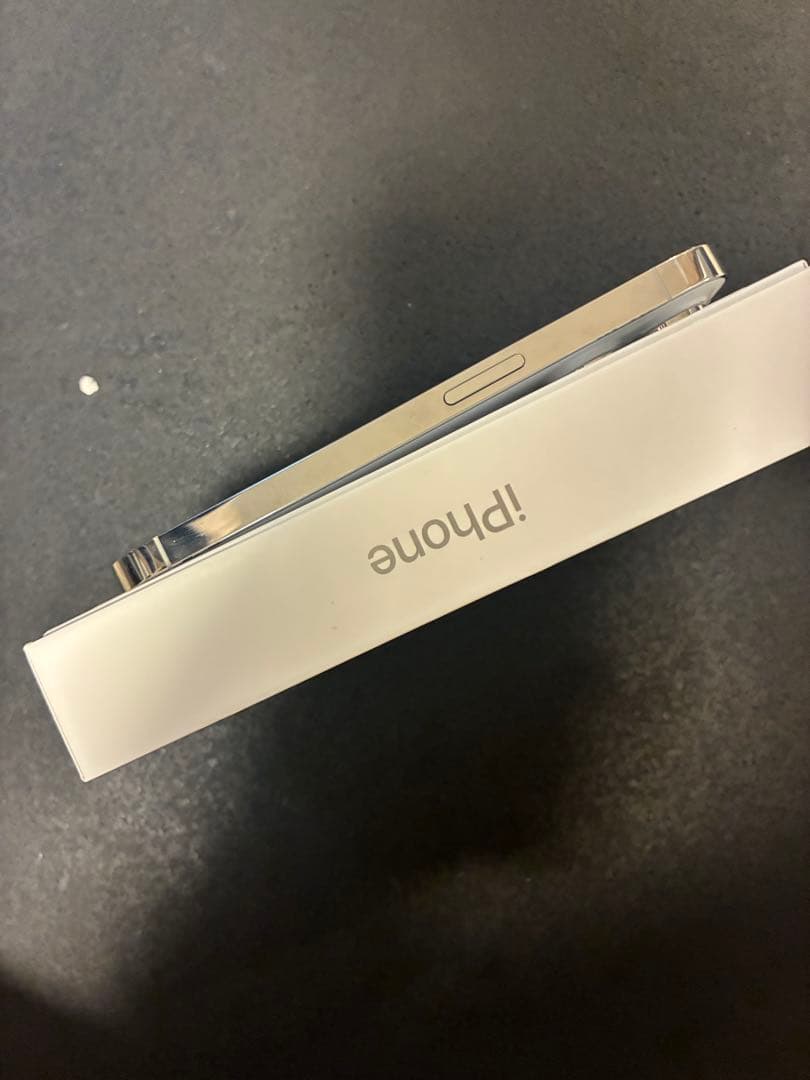 【Aoisoraさん専用】iPhone14 pro 256GB シルバー　美品