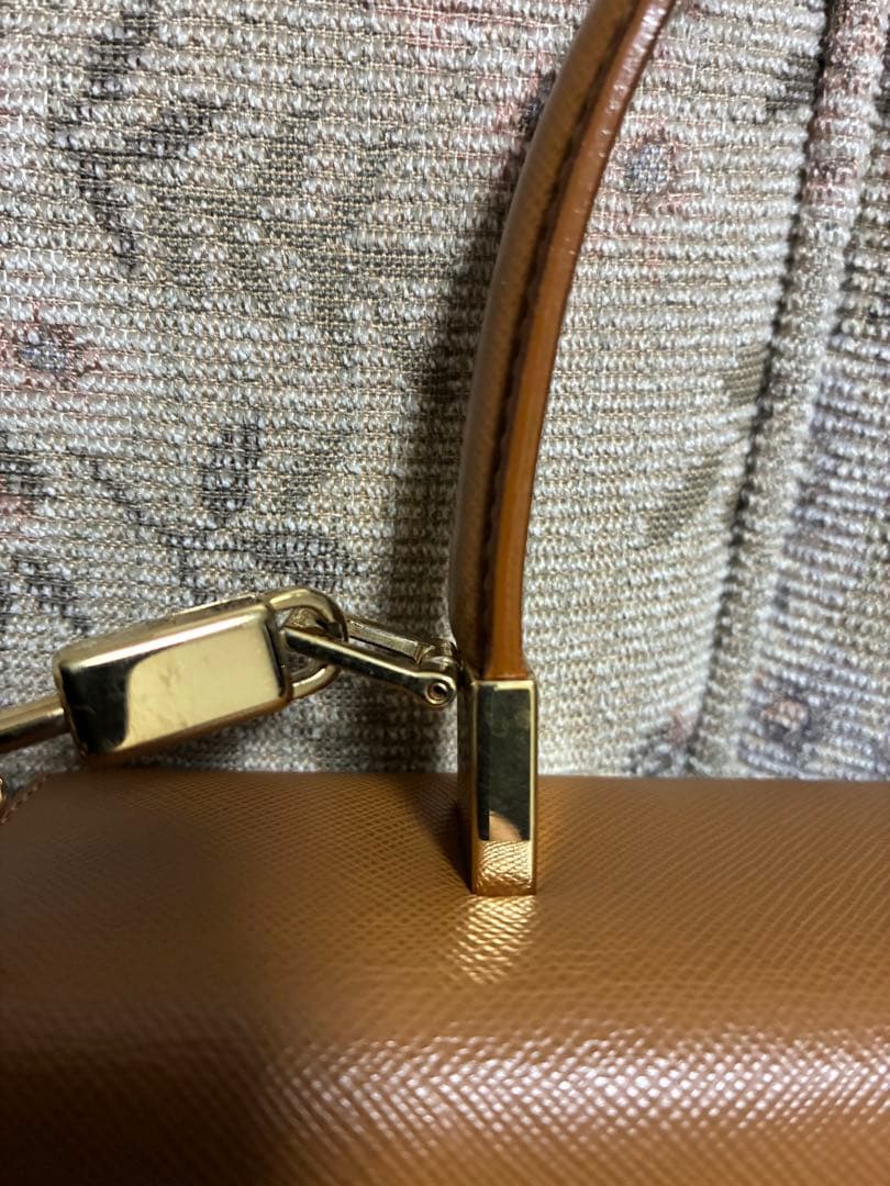 フェラガモ　ガンチーニ　ハンドバッグ