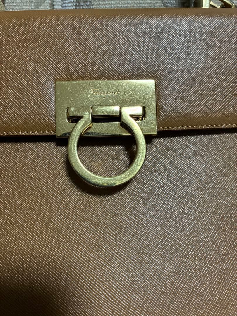 フェラガモ　ガンチーニ　ハンドバッグ