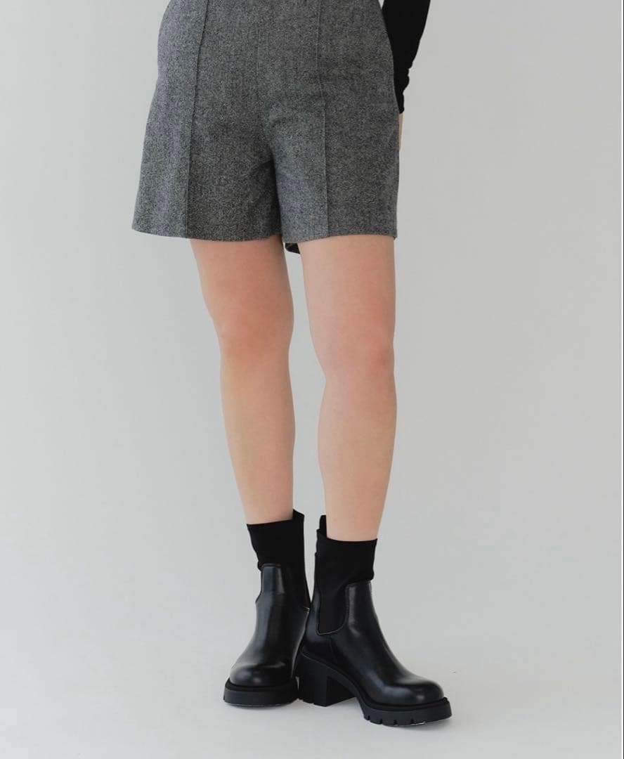 yori2025AW ウールショートパンツ　38新品未使用