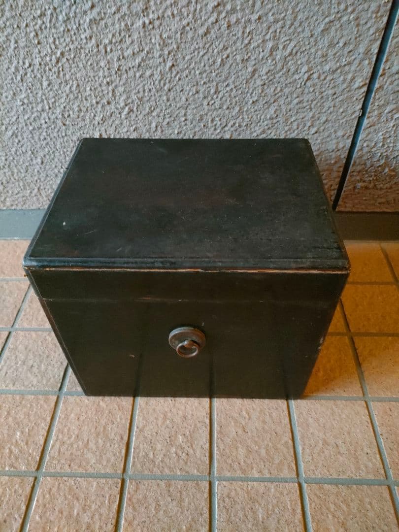 小鼓 皮2枚 胴2つ 紐2組 箱