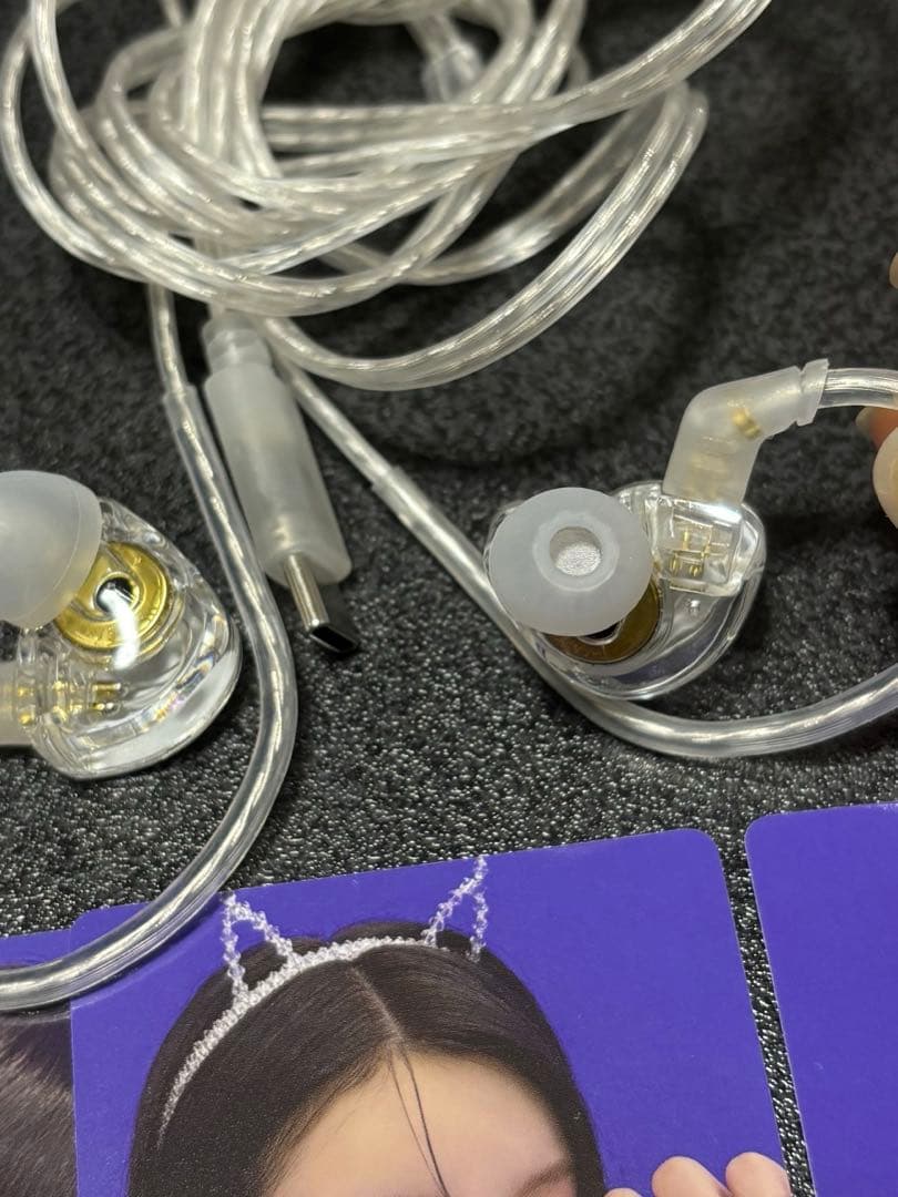 ILLIT イヤモニ風イヤホン bomb