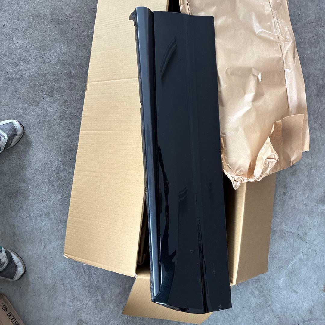 トヨタハリアー80系モデリスタ、サイドスカート、ブラックパール219送料込み