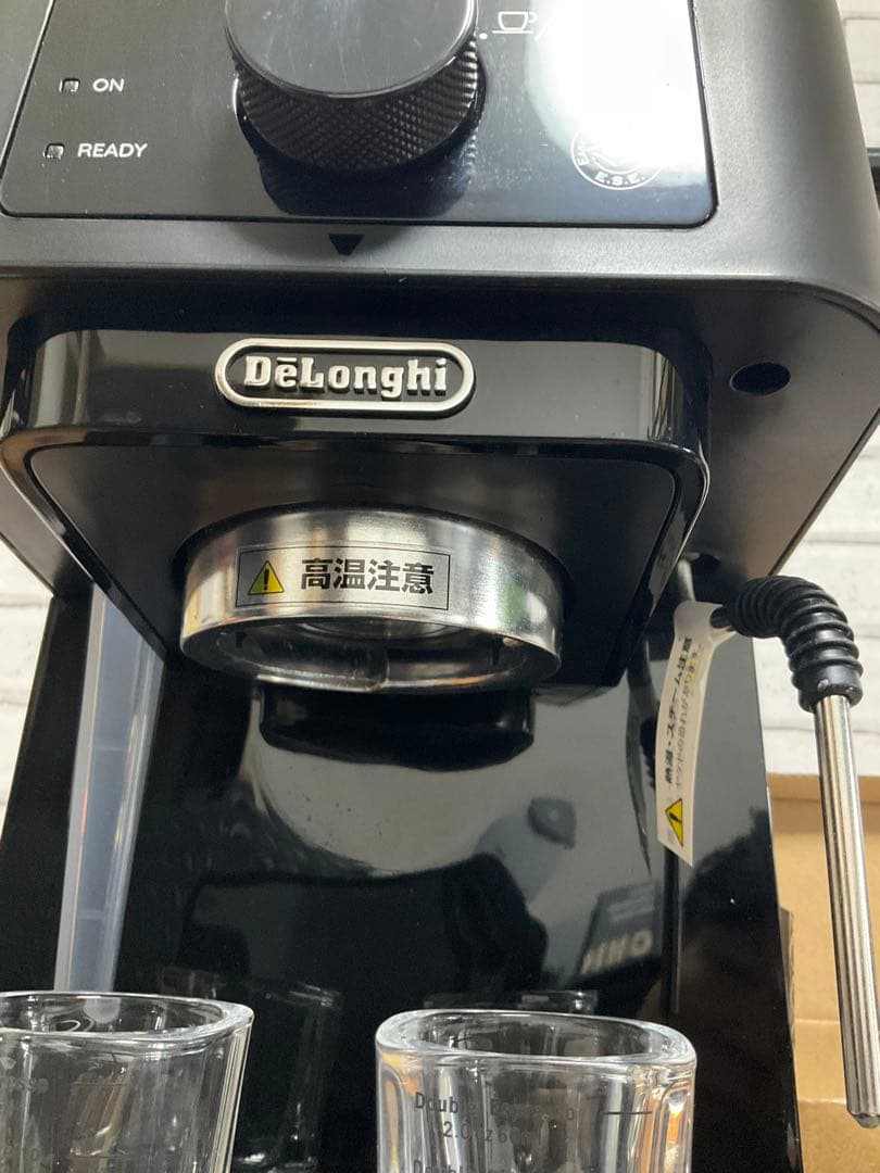 De'Longhi エスプレッソマシン 本体とショット&ミルクピッチャー