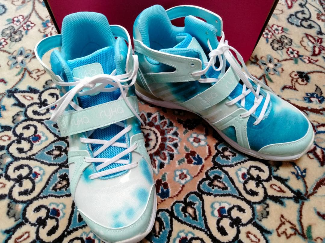 ちびた　ライカ　レディス　フィットネスシューズ　US 7 1/2（24㎝）