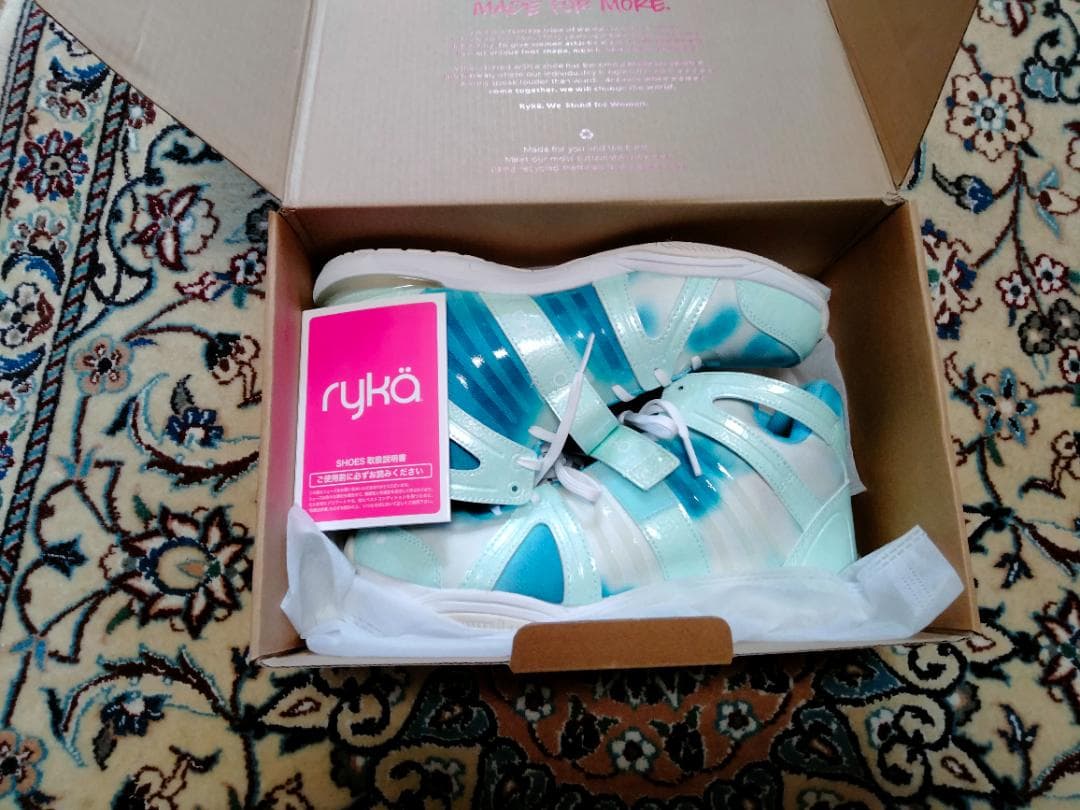 ちびた　ライカ　レディス　フィットネスシューズ　US 7 1/2（24㎝）