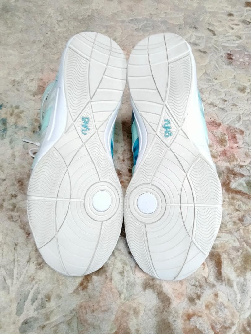 ちびた　ライカ　レディス　フィットネスシューズ　US 7 1/2（24㎝）