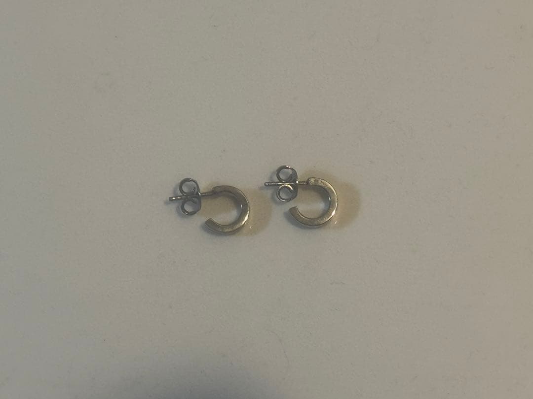 MM6 MAISON MARGIELA ロゴ ピアス