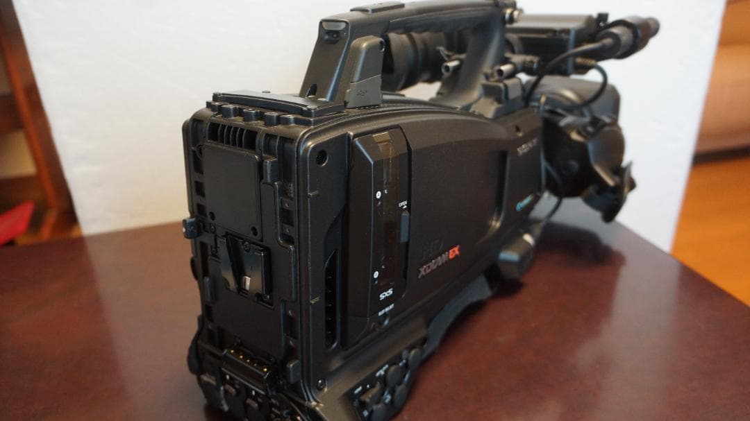 業務用ビデオカメラ XDCAM 2/3インチPMW350K16倍レンズ付