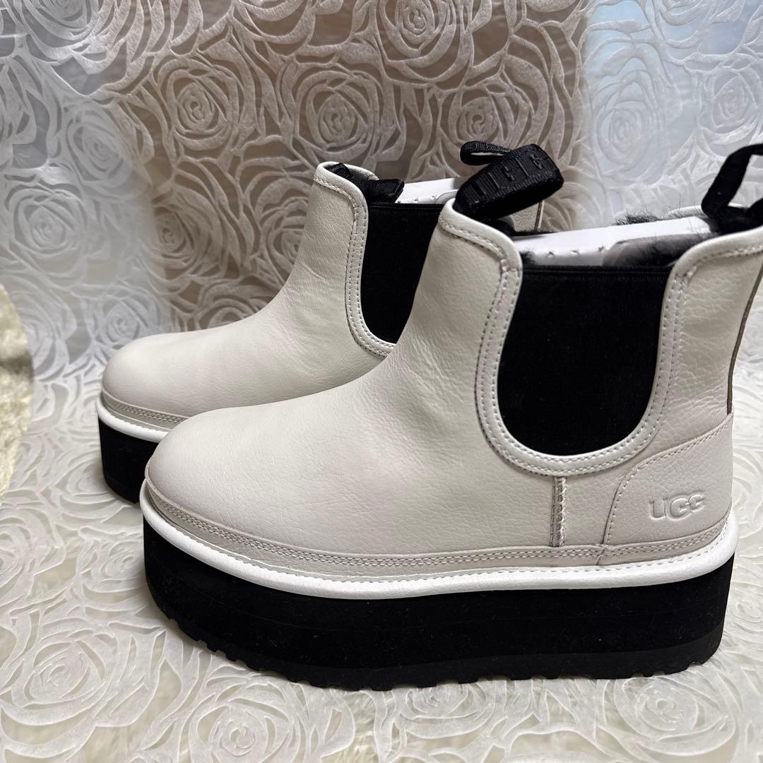 UGG ホワイト チェルシーブーツ
