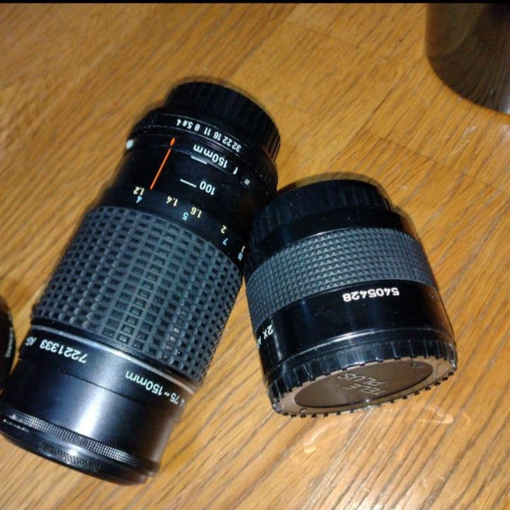 セール！一眼レフカメラ　替えのレンズ　三脚　フラッシュ　フルセット