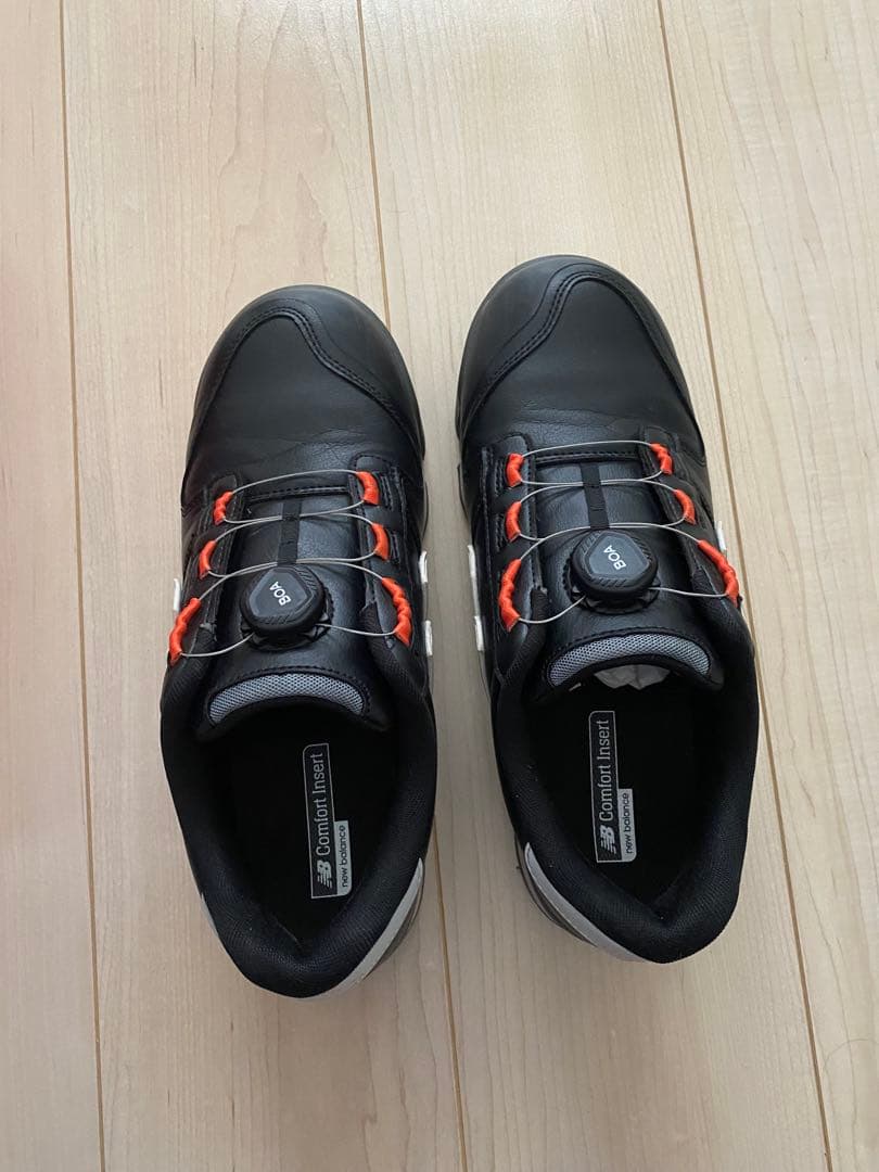 ニューバランスの安全靴中古良品。