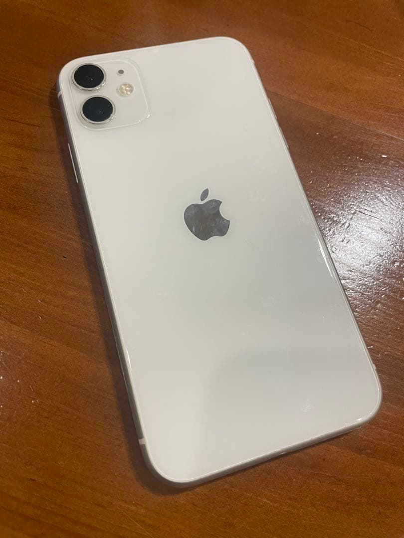 Apple iPhone 11 ホワイト　SIMロックなし