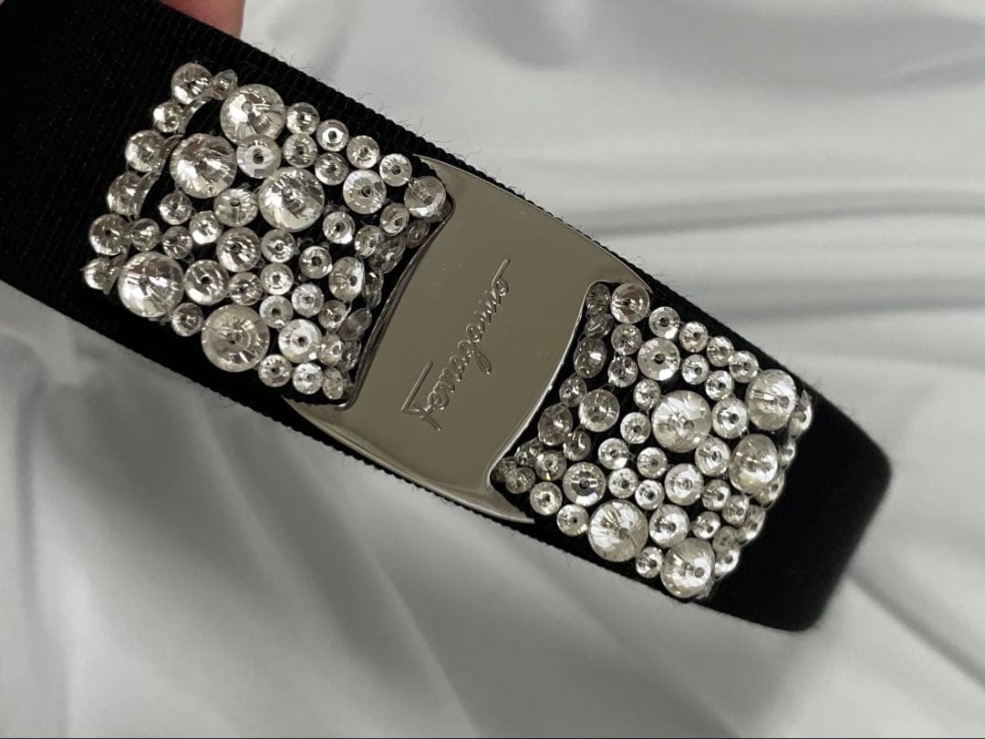 FERRAGAMO ブラッククリスタルヘアバンド