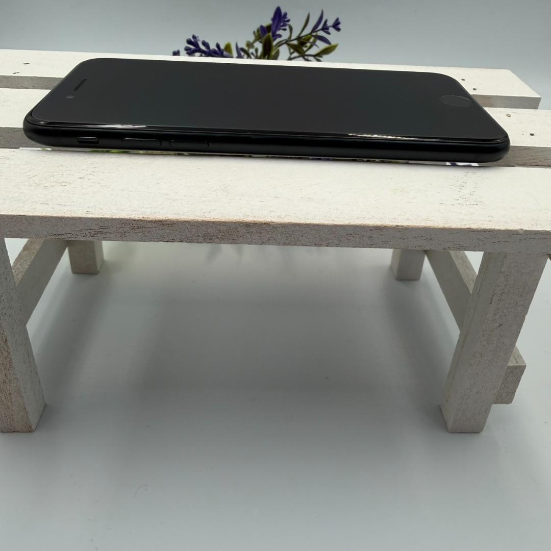 【美品】iPhone SE第3世代 64GB ミッドナイト 317