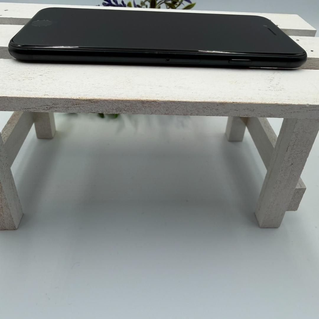 【美品】iPhone SE第3世代 64GB ミッドナイト 317