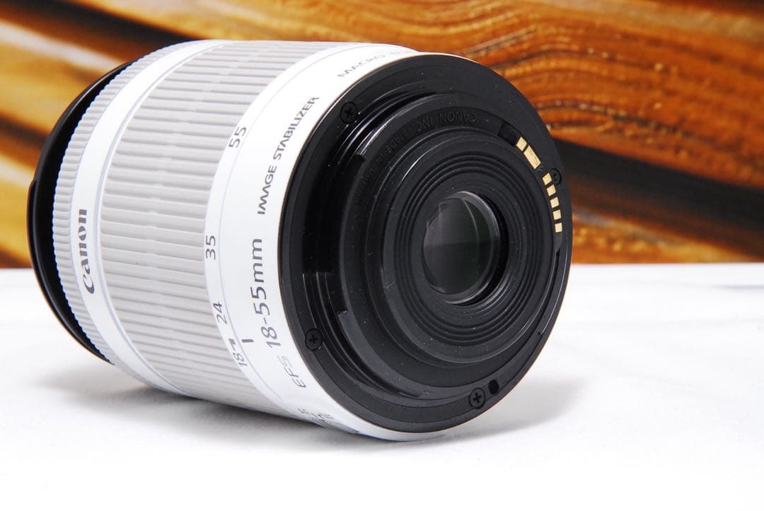 人気のホワイト！ Canon EOS kiss X7 スマホ転送 STMレンズ