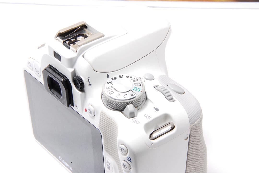 人気のホワイト！ Canon EOS kiss X7 スマホ転送 STMレンズ