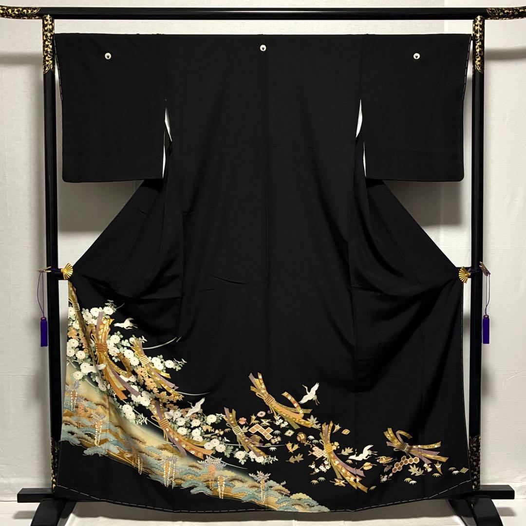 D3 黒留袖 宝尽くし 流水 金駒刺繍 正絹 着物 袷 しつけ糸未使用極美品