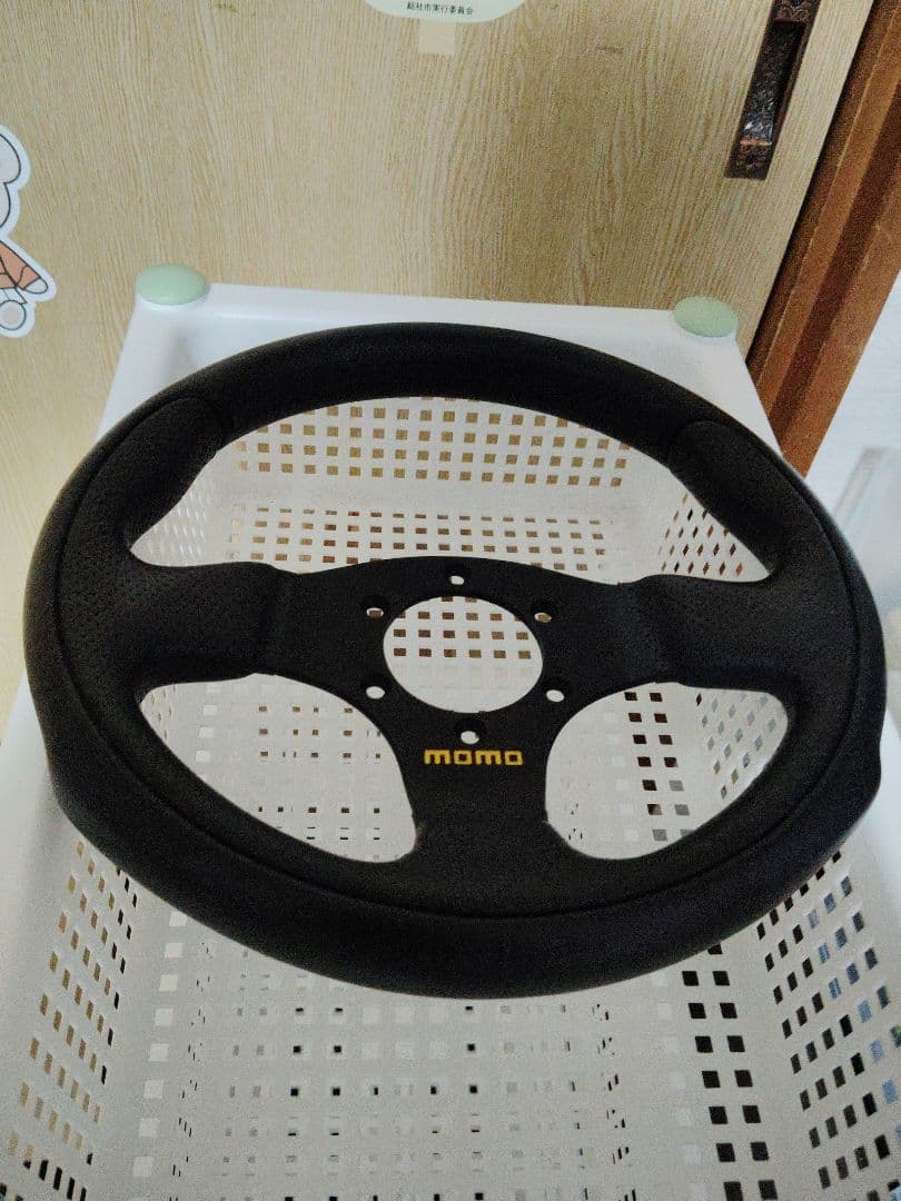 momo ステアリング T-1001 TEAM28