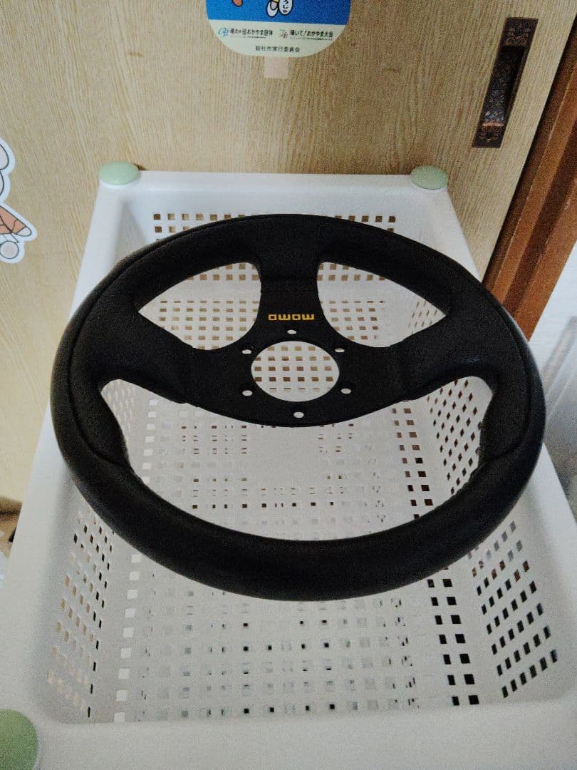 momo ステアリング T-1001 TEAM28