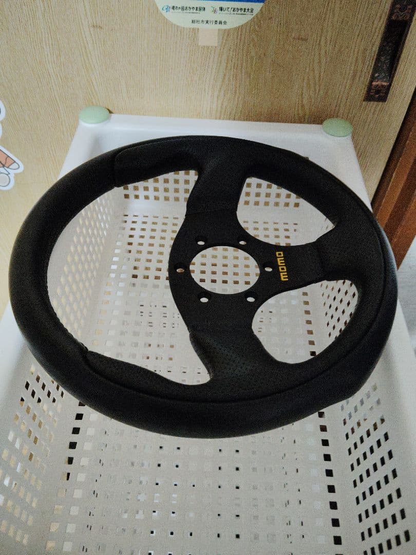 momo ステアリング T-1001 TEAM28