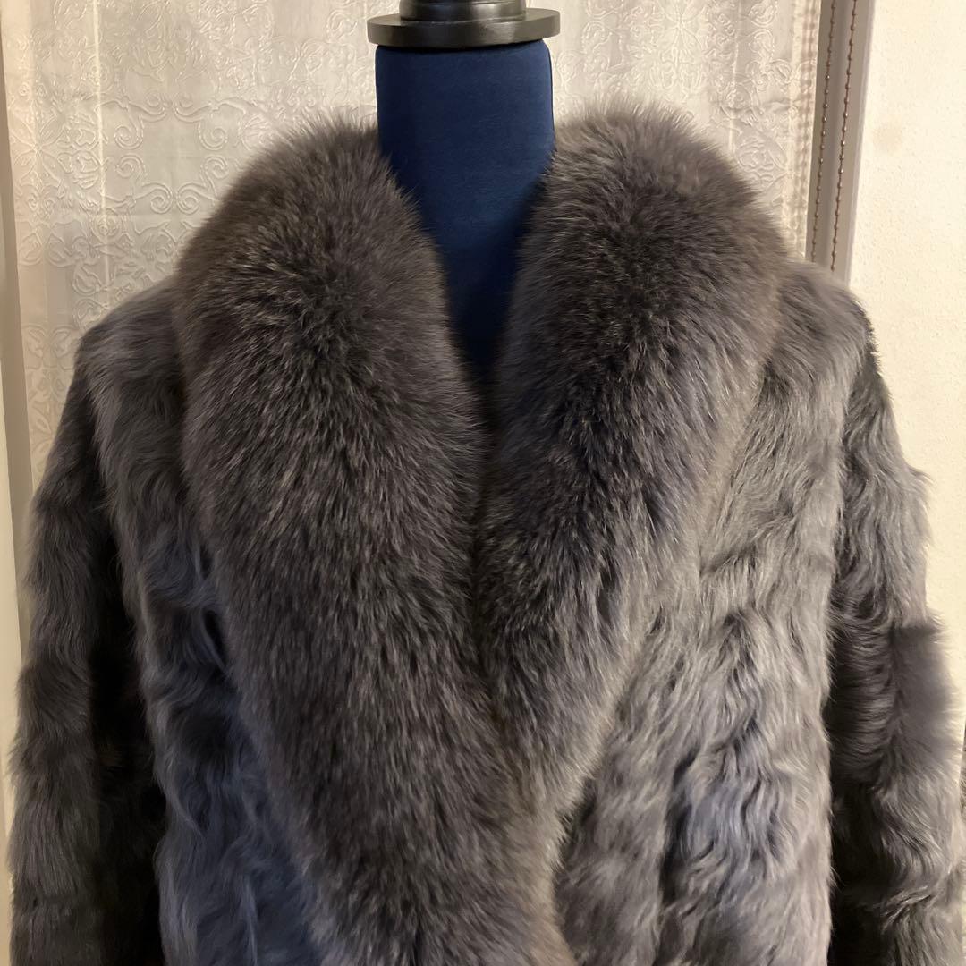 美品　カーリーラム フォックスファーコート ラベンダー系カラー　短丈　防臭抗菌