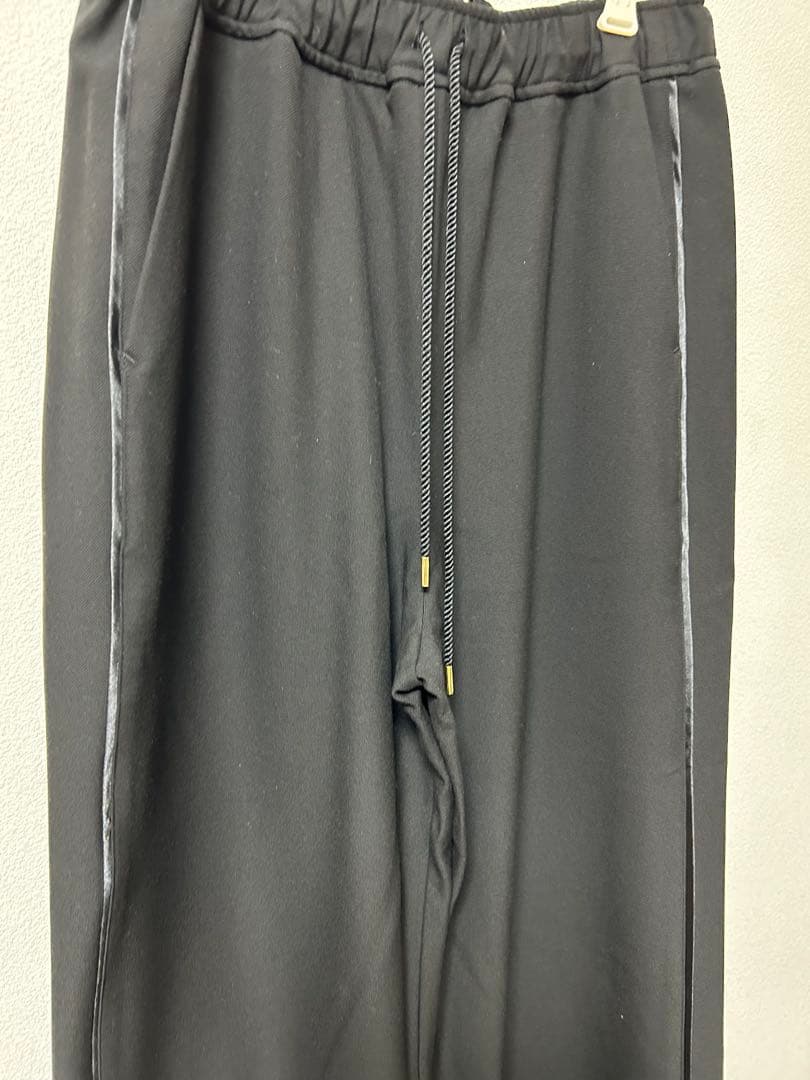 MICA＆DEALサイドライン入りパンツ黒　未使用