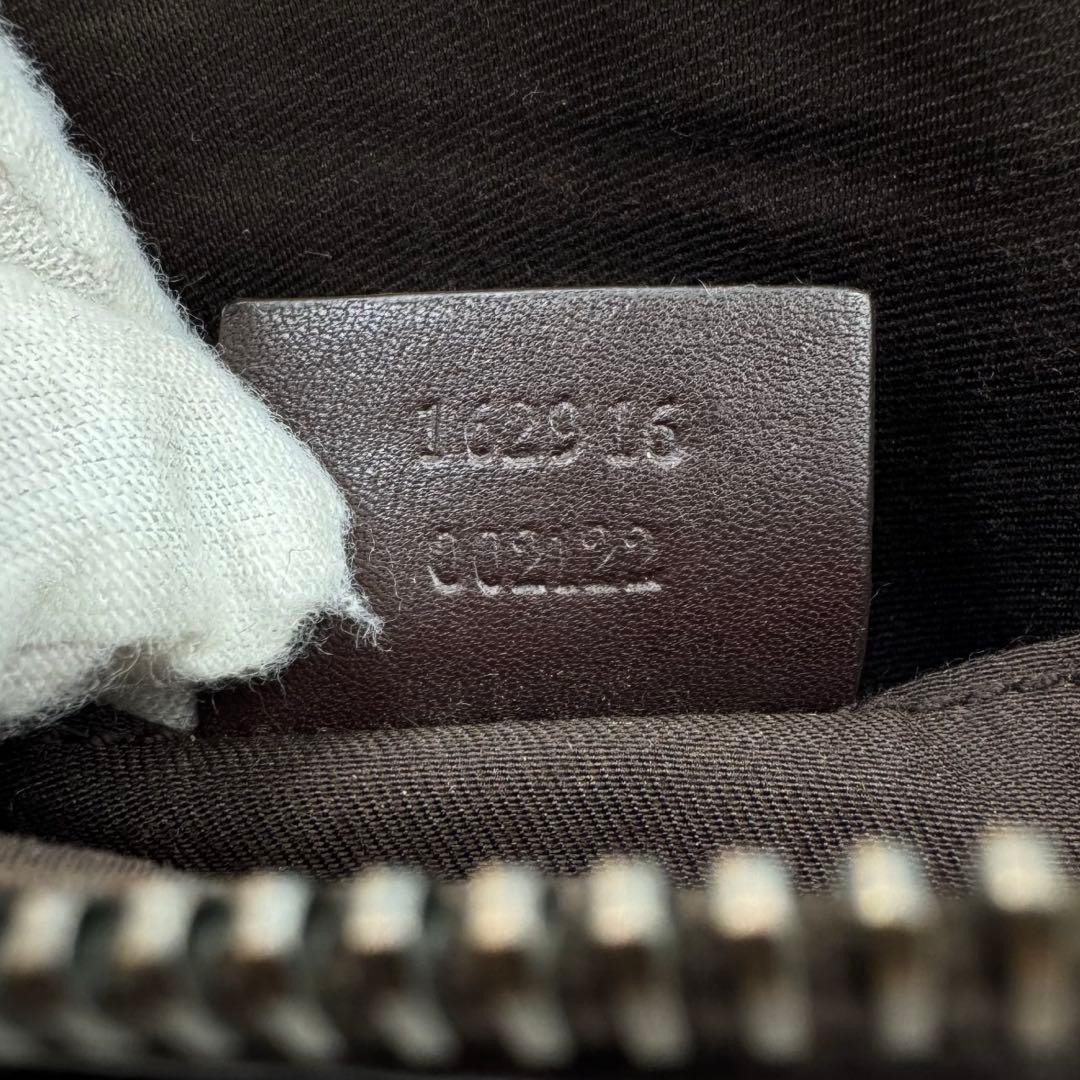 【美品】GUCCI グッチ　ボディバッグ　ウエストバッグ　GG　シマレザー