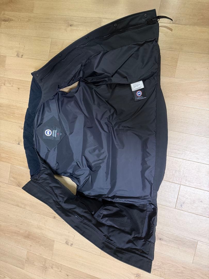 【美品】  ブラック ダウンベスト