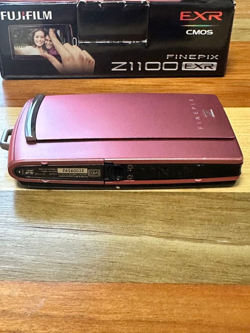 デジタルカメラ　FUJIFILM FINEPIX Z1100EXR