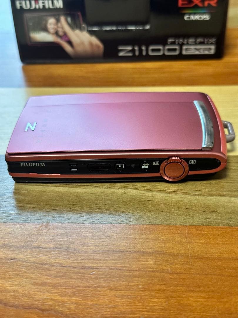 デジタルカメラ　FUJIFILM FINEPIX Z1100EXR