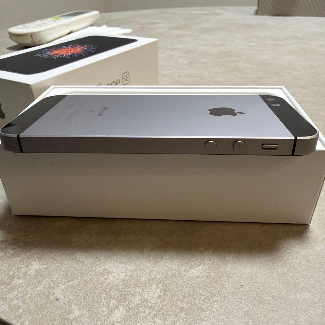 iPhone SE 第1世代/128GB /箱あり/スペースグレイ　本体