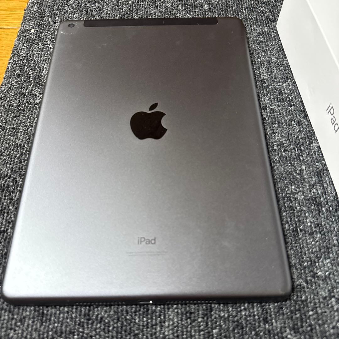 iPad 本体 第9世代64gb 箱付き 充電器付き タブレットケース付き