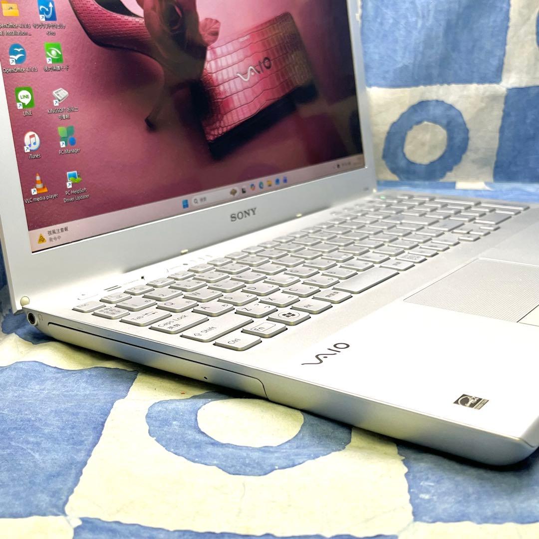 人気VAIO♡快適SSD☆i5☆美しいシルバーPC♪カメラ！Windows11