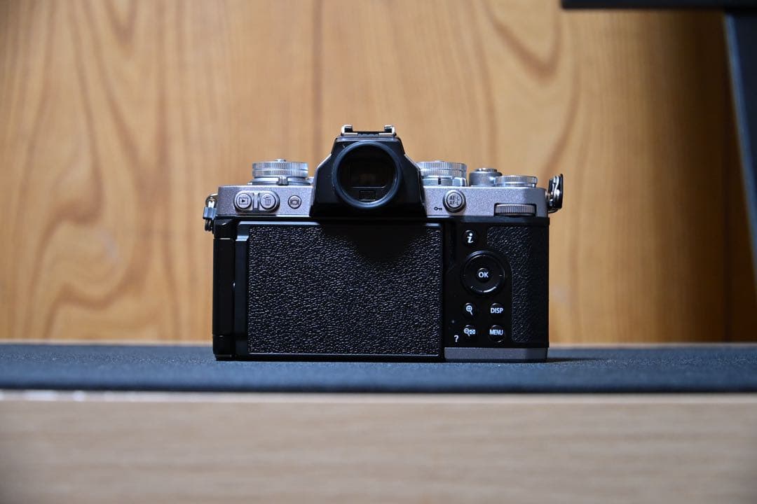 Nikon Zfc シルバー ボディ 撮影回数: 6,538枚