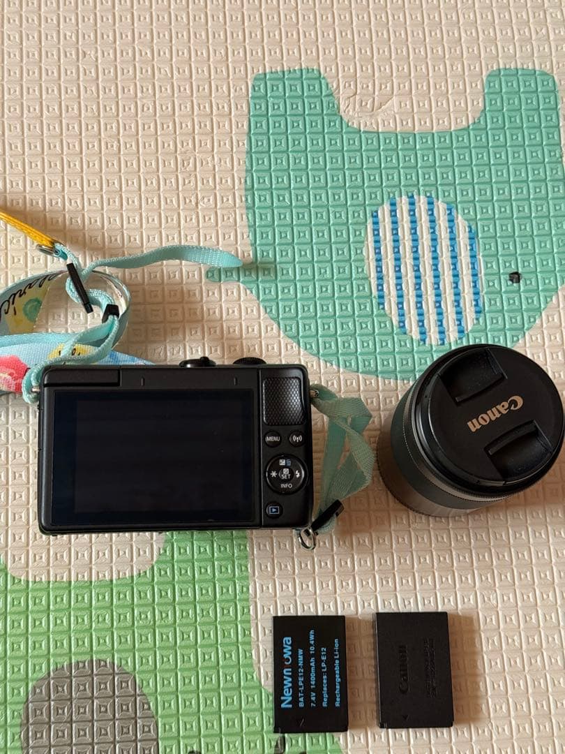 Canon EOS ミラーレスカメラ 望遠レンズ付き