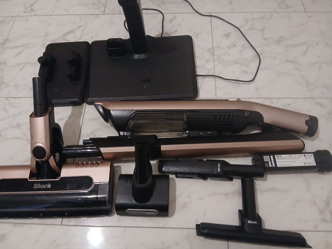 じ*ー様 Shark シャーク コードレス CS501JRG 予備バッテリー付き