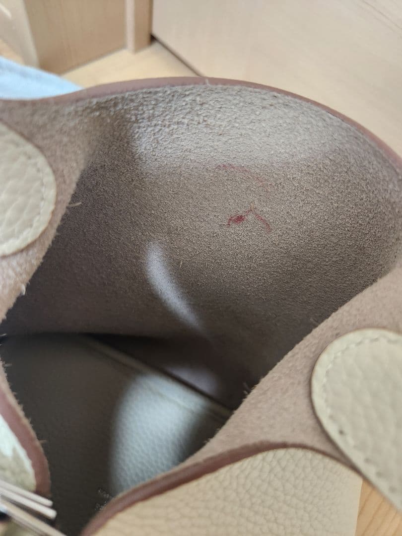 オーダーバック　牛革バック　キューブバック　ベージュ　白系　PMサイズ