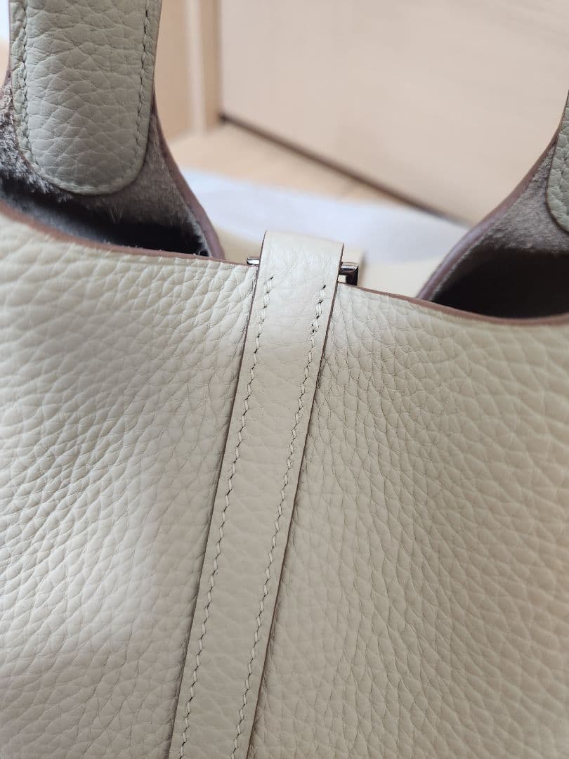 オーダーバック　牛革バック　キューブバック　ベージュ　白系　PMサイズ