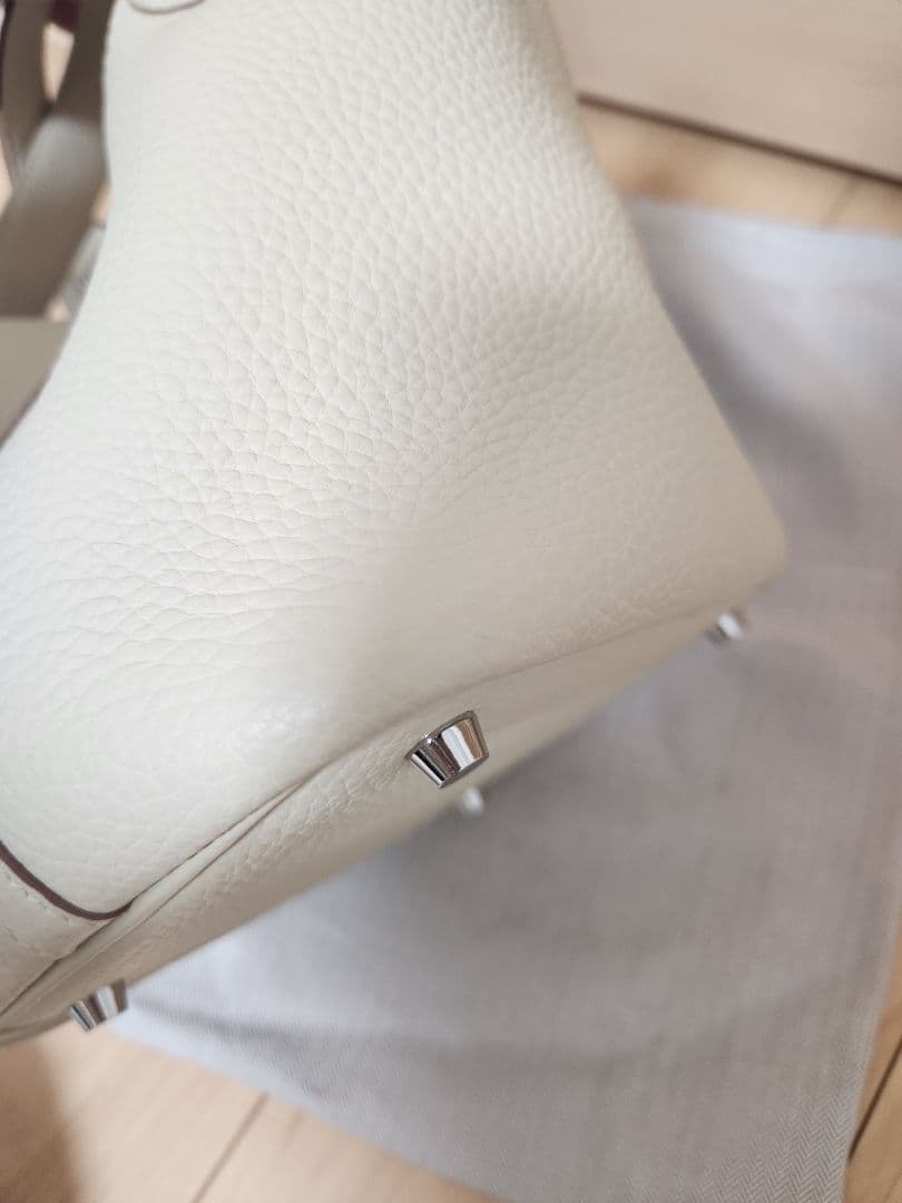 オーダーバック　牛革バック　キューブバック　ベージュ　白系　PMサイズ