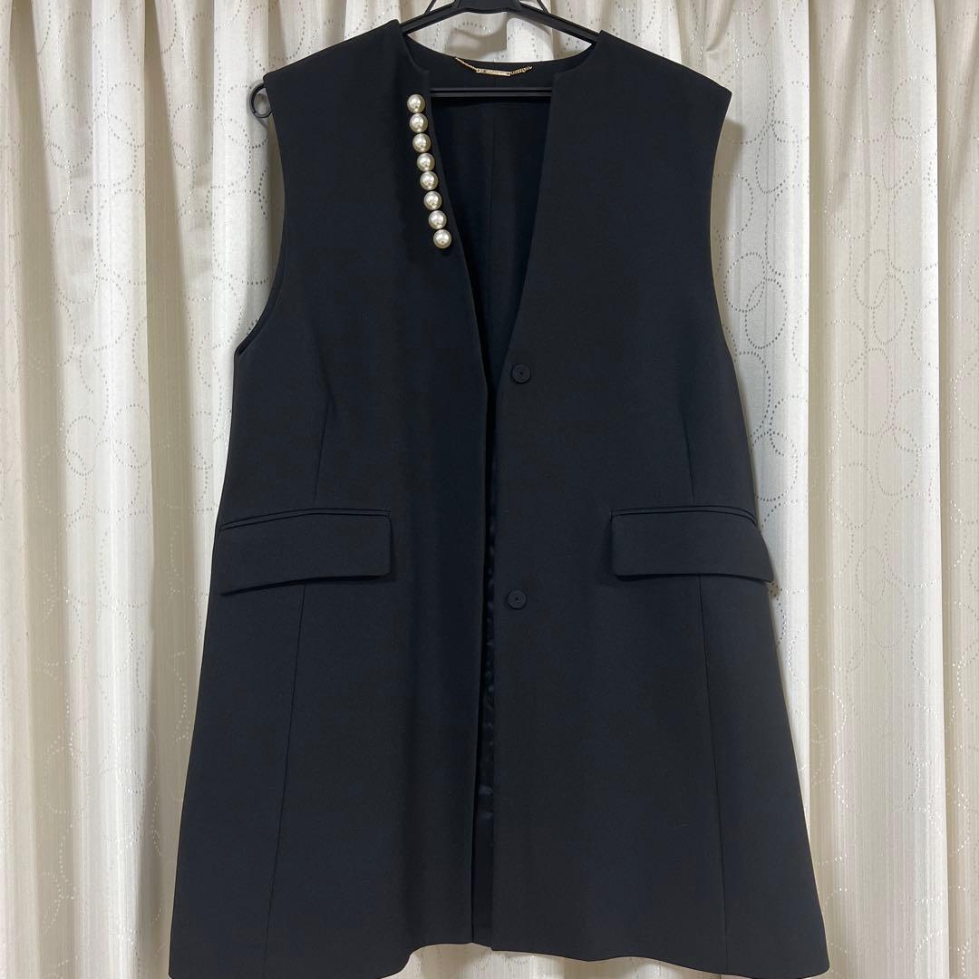 お値下げしました！新品未使用　CELFORD パールベスト　ジレ　ブラック