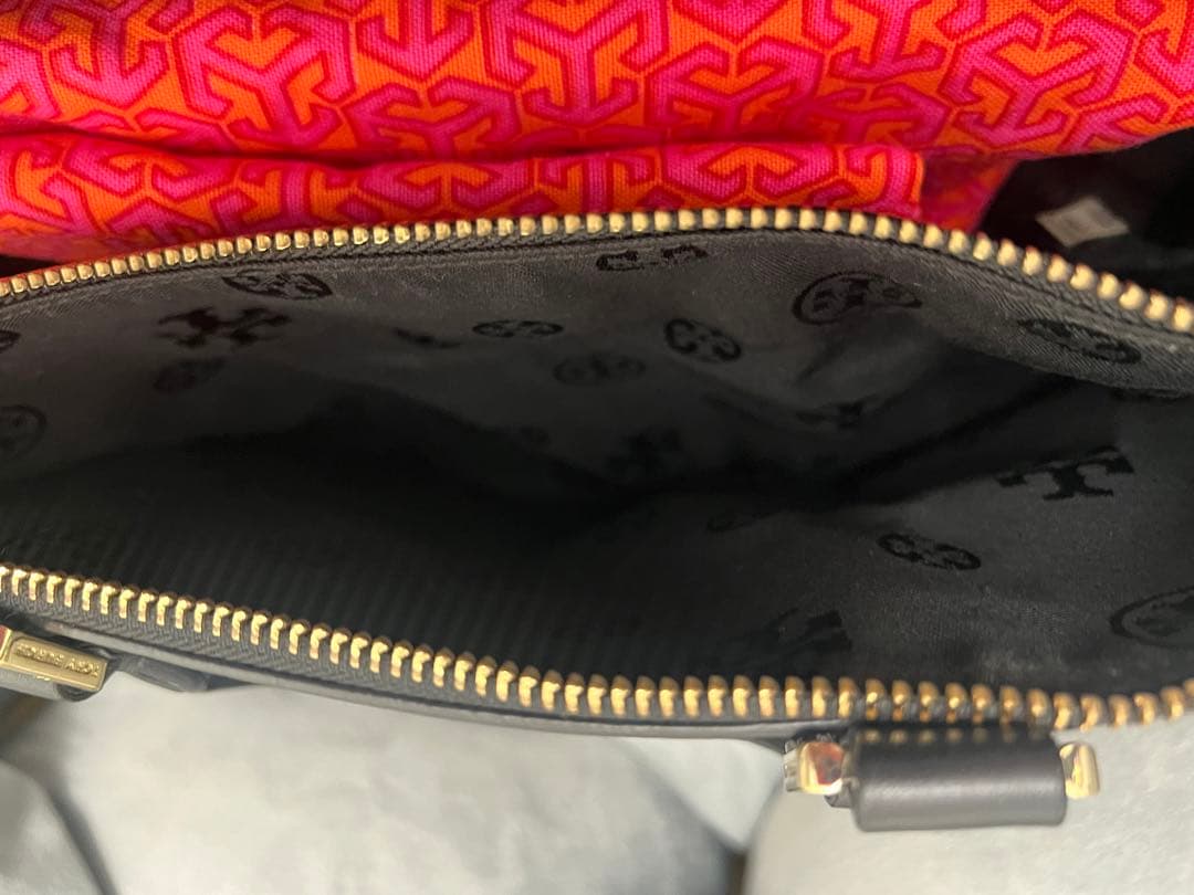 Tory Burchトリーバーチ ブラック レザー スエード ビジネスバッグ