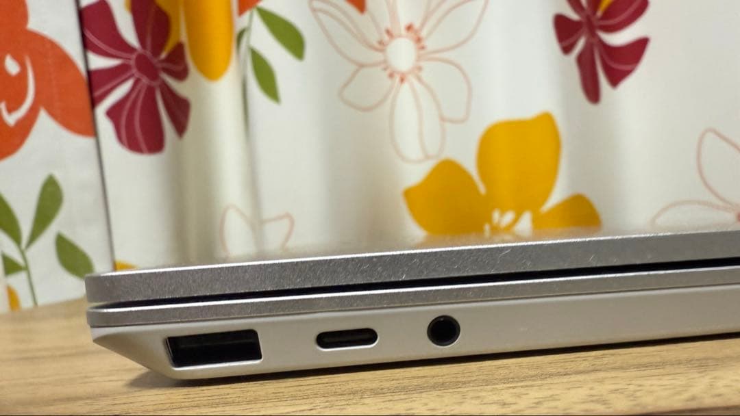 SurfaceLaptop Go2 8GB/128GB ノートPC