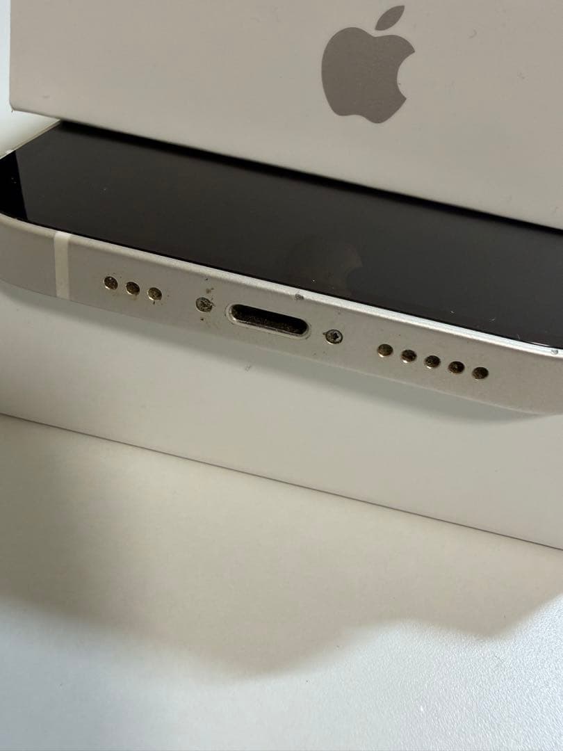 むぎお　iPhone13 128GB 本体 箱付き スターライト