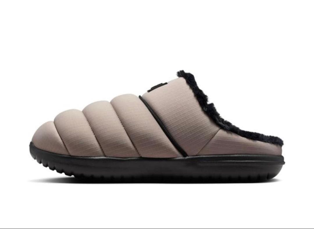 完売品　25㎝　Nike バロウ SE サンダル スリッパ　ファー　値下げ不可