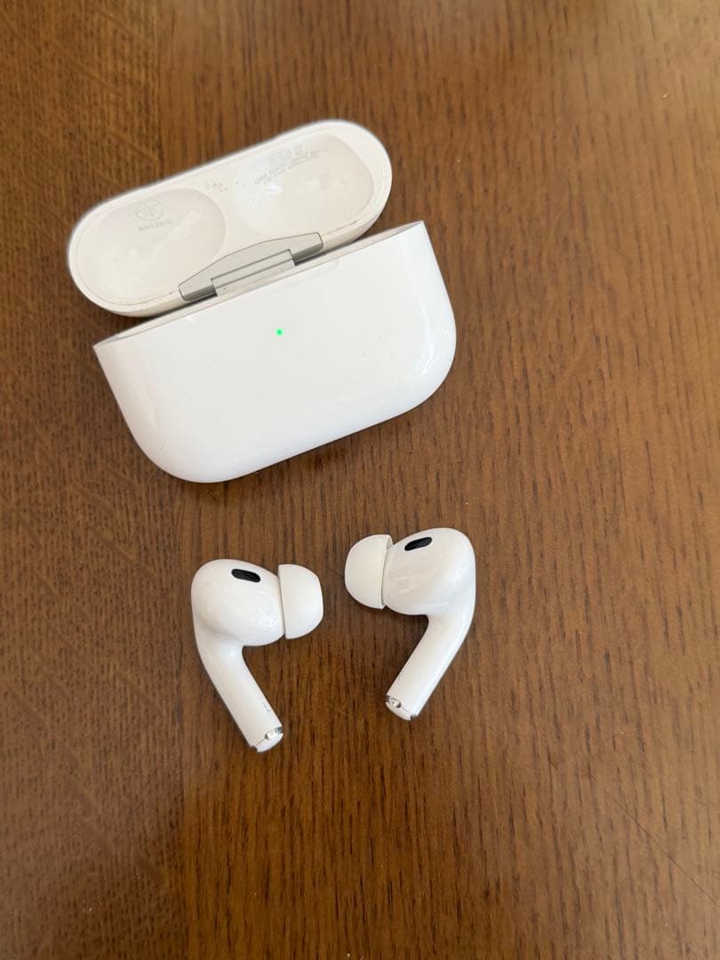 AirPods本体 ホワイト 充電ケース付き　AirPodspro2