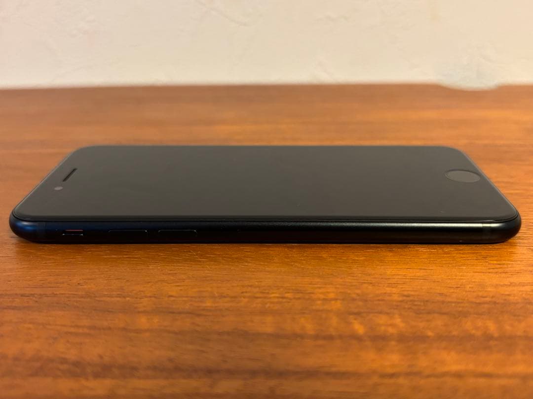 ☆美品・小傷あり☆iPhone SE 3 ⑧